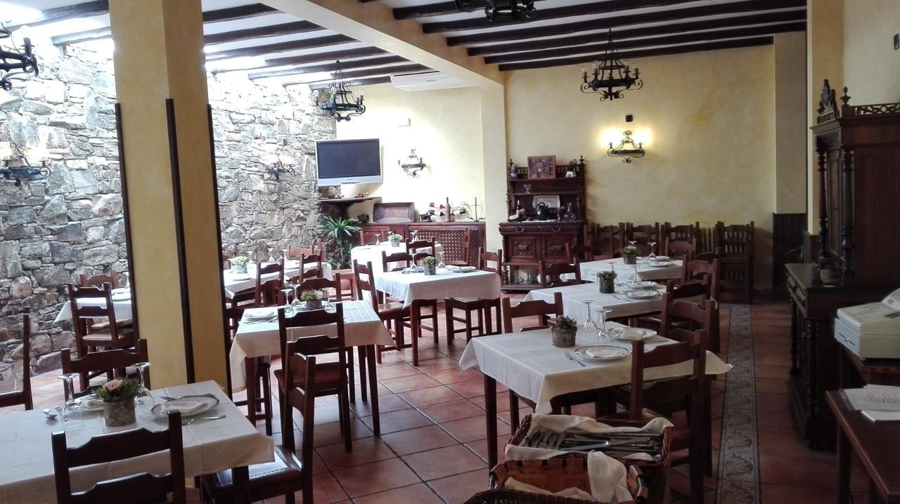 Posada De Gaspar Rabanal del Camino Luaran gambar
