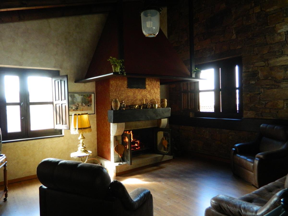 Posada De Gaspar Rabanal del Camino Luaran gambar